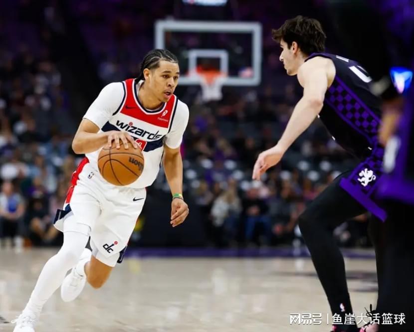 AG体育官方入口-完胜！威少26分+6三分，小萨13+6湖人旧将爆发，德罗赞两人起冲突