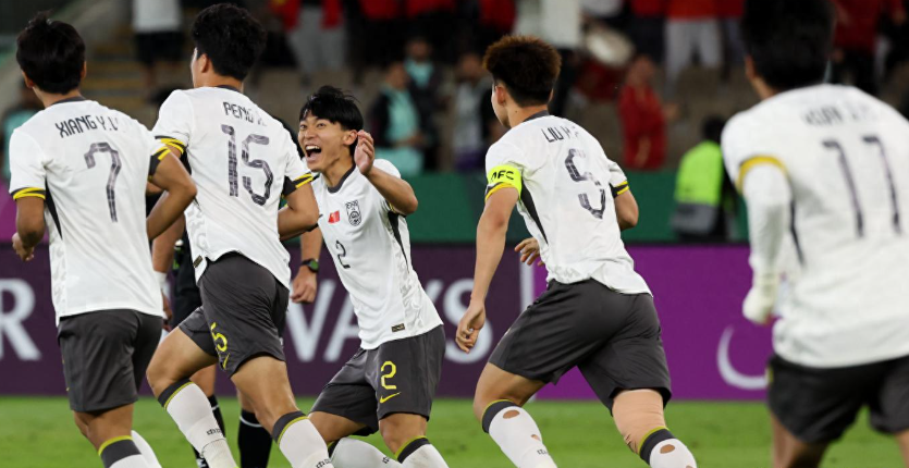 AG体育官方入口-国足3-0大胜越南！看看更衣室都如何庆祝，安东尼奥直接跳上桌子