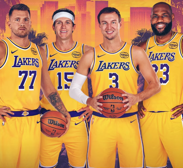 NBA一夜大地震！11笔交易达成，湖人压哨引援神射，快船2换5重建