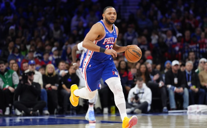 NBA一夜大地震！11笔交易达成，湖人压哨引援神射，快船2换5重建